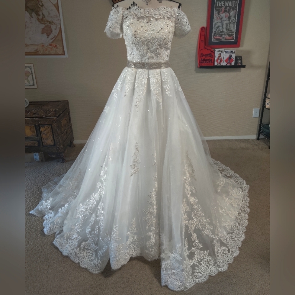 🆕 JJSHOUSE Ivory Ball-Gown/Princess Off the Shoulder Train Lace Wedding dress 4